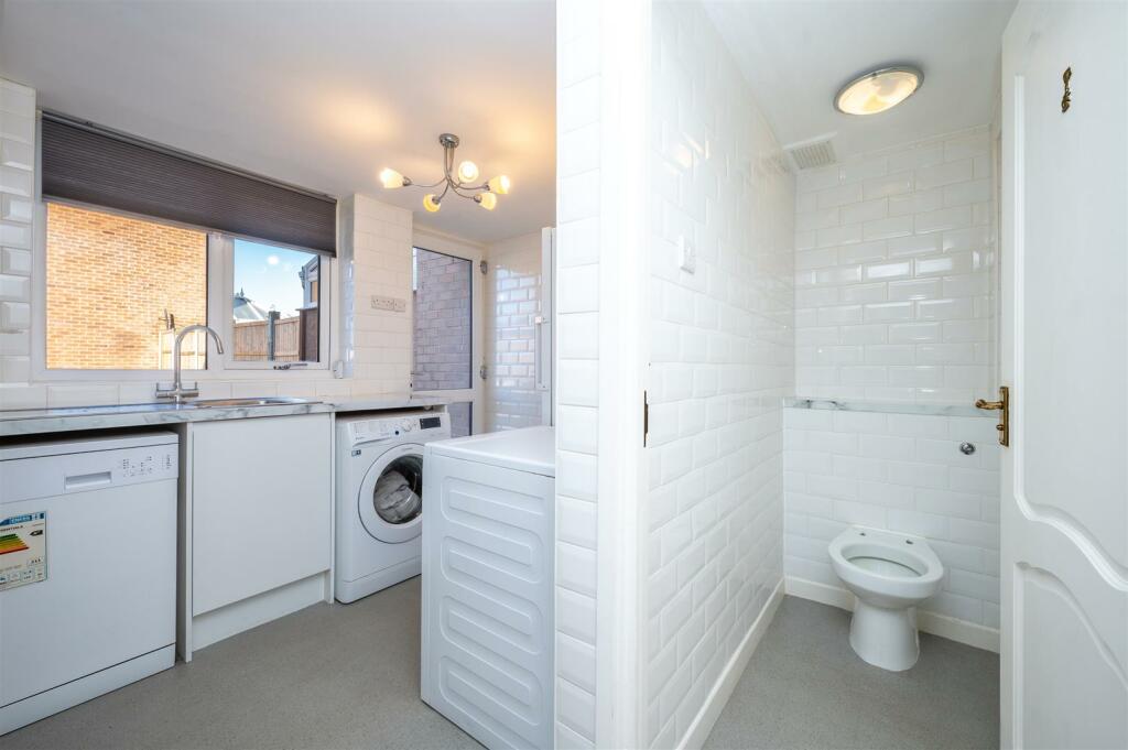 Utility Room/Downstairs WC