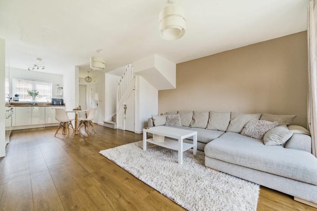 Kitchen/Living Room/Dining Room (6)