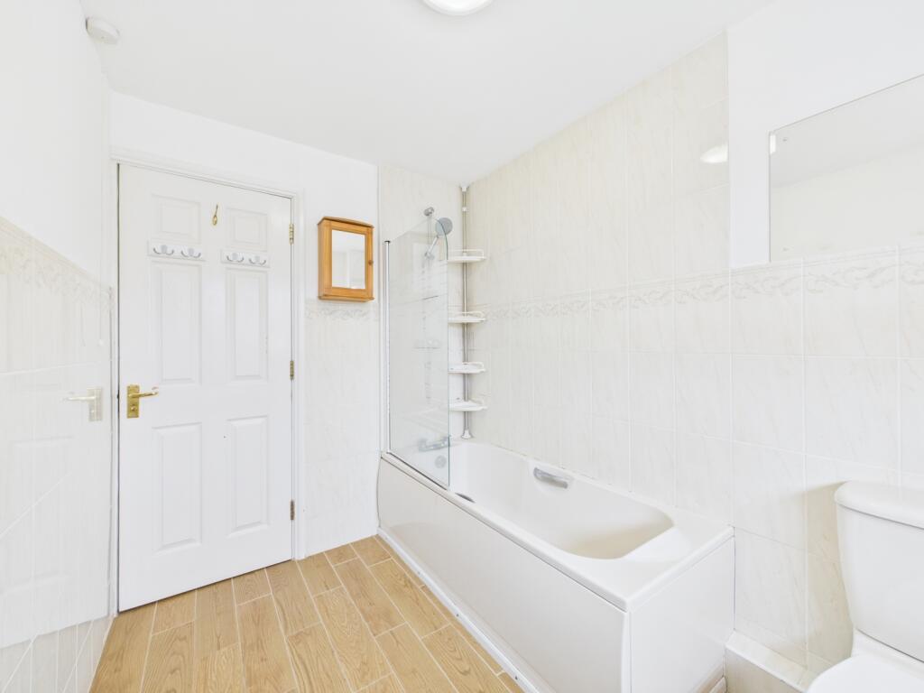 CAM04671G0-PR0024-STILL010