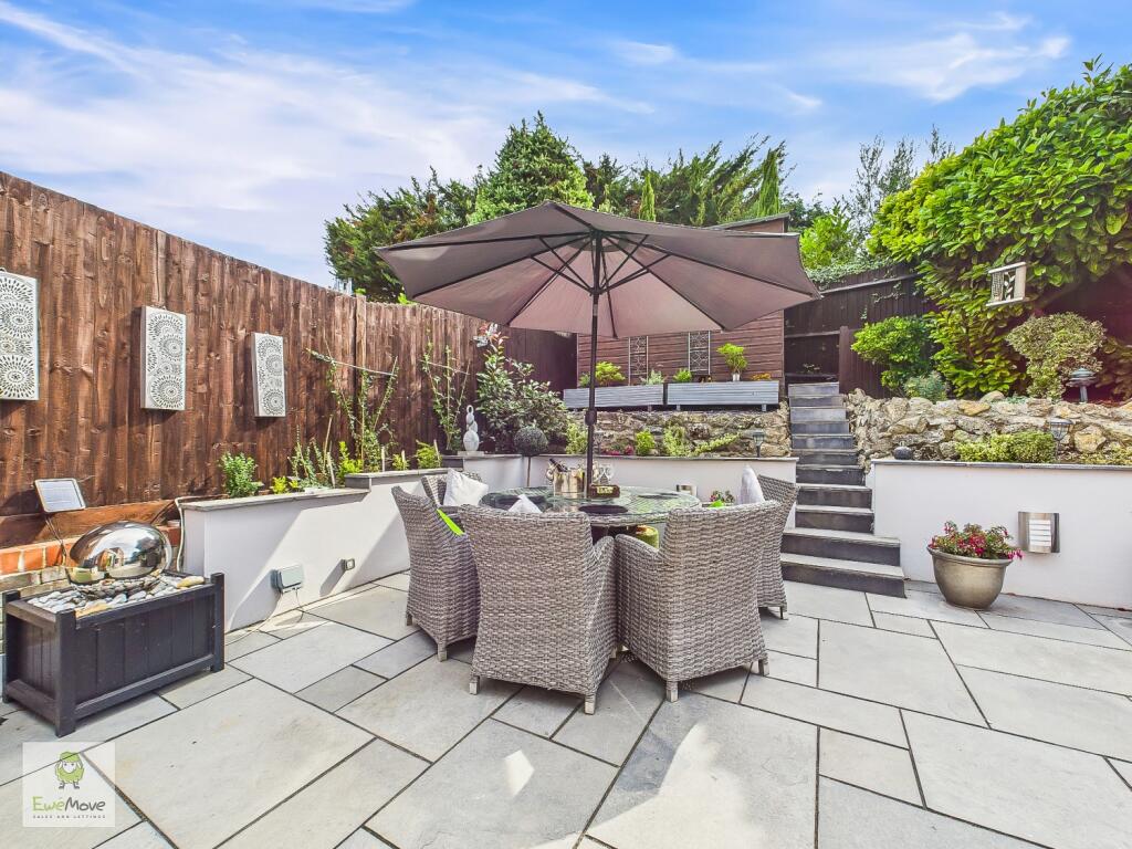 CAM02308G0-PR0189-STILL005-2