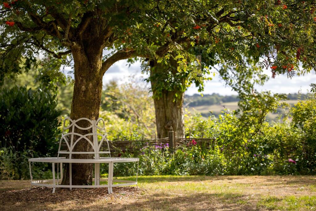 33 - High Barn - GL6 0QA - Web.jpg