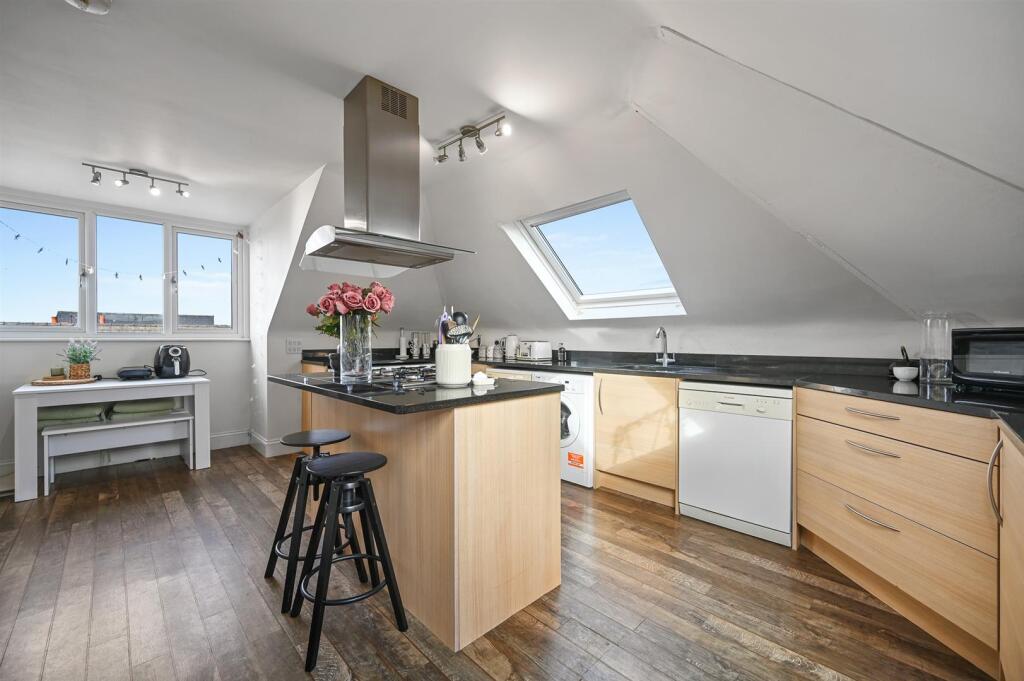 BCHJ - 151A Kings Road -Kitchen A (4).jpg