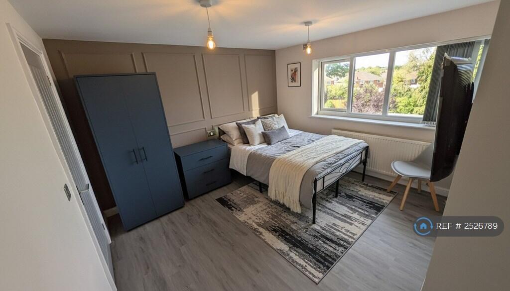 £900 Suite Room
