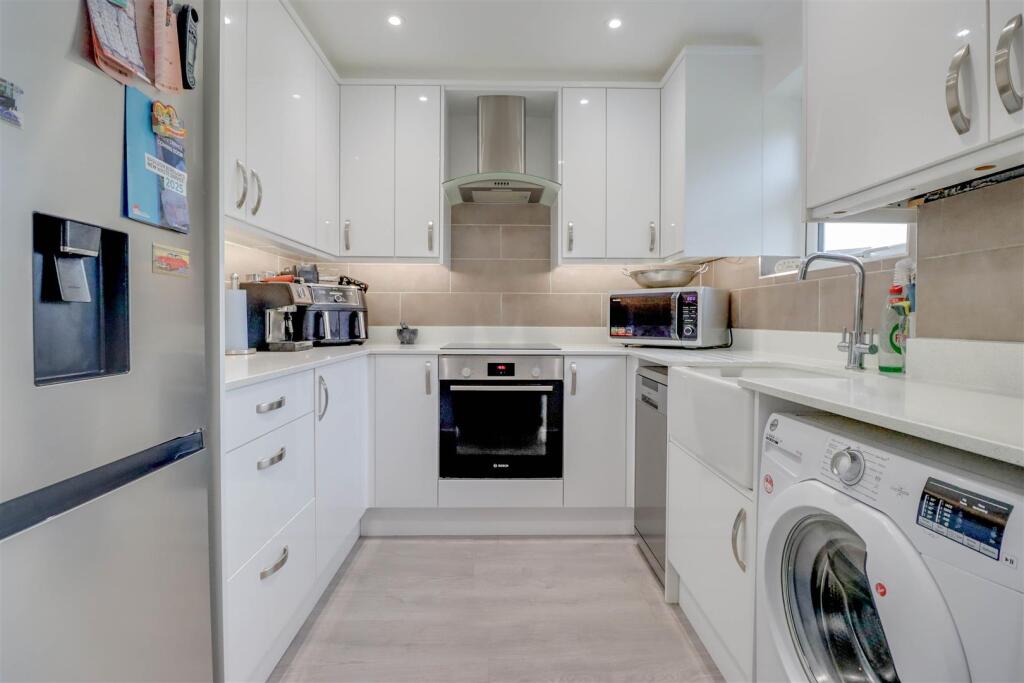 9 HEYBRIDGE DRIVE-5.jpg