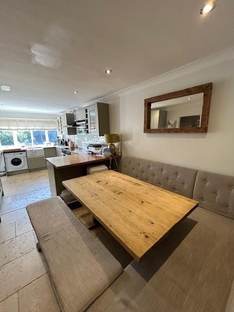 Kitchen.Dinning 2.jpg