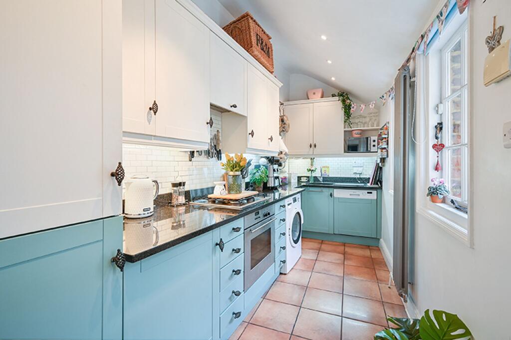 Ewell Court Grove, West Street KT17 1UX