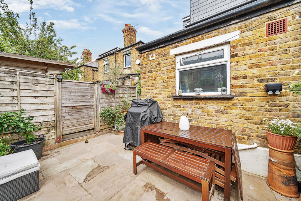 1319918-3-686e56f...