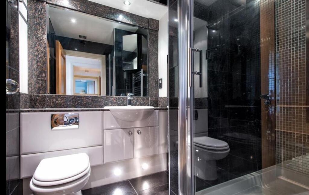 Master En-Suite