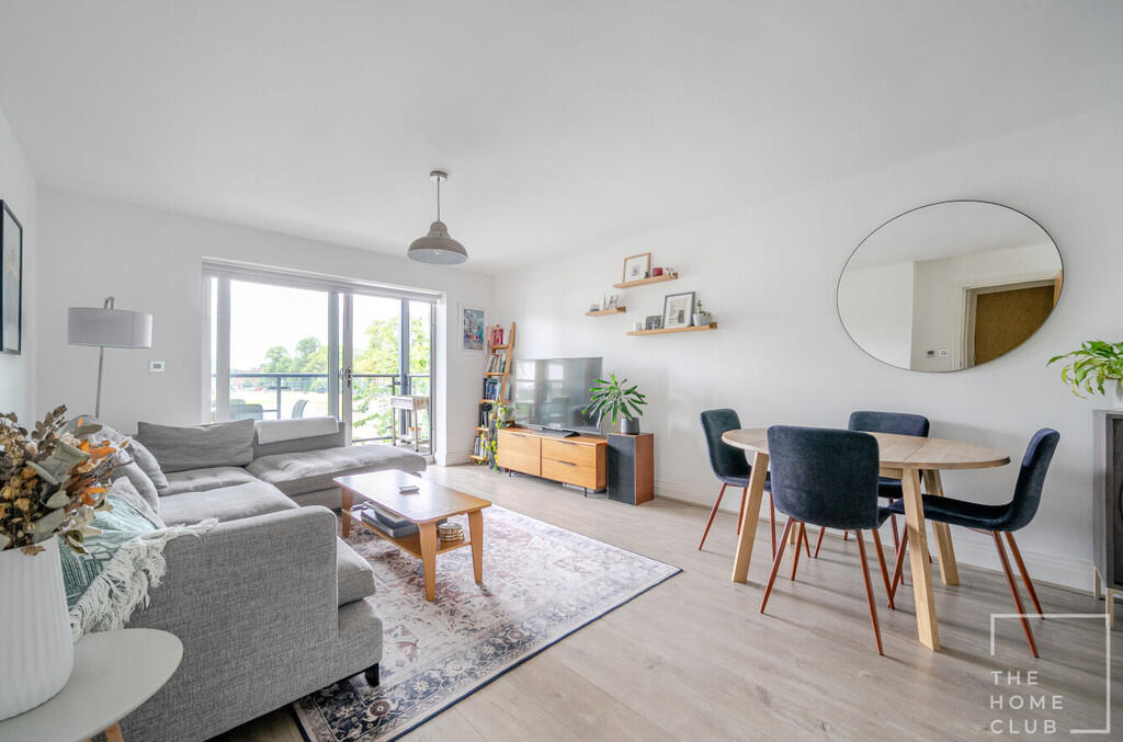 9b762957-1abb-43f...