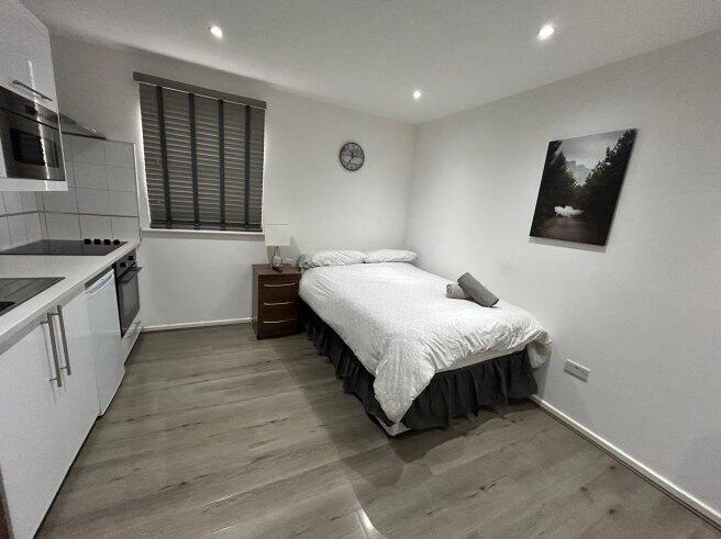 blenheim-gardens-nw2-4nt-981756