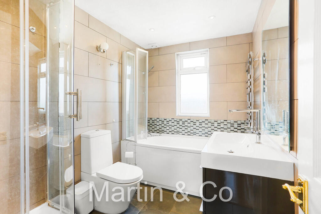 1552118070 - 33 T...