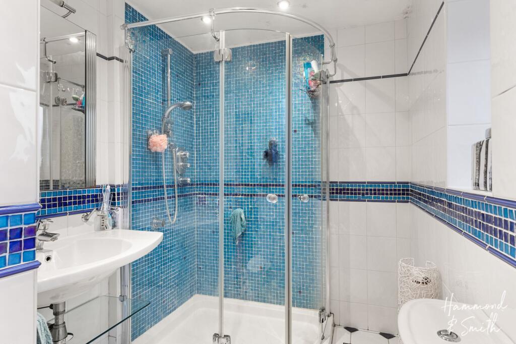 En-suite shower room