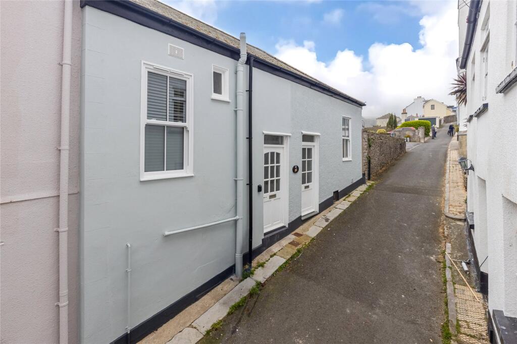 17 19 Clarence Hill