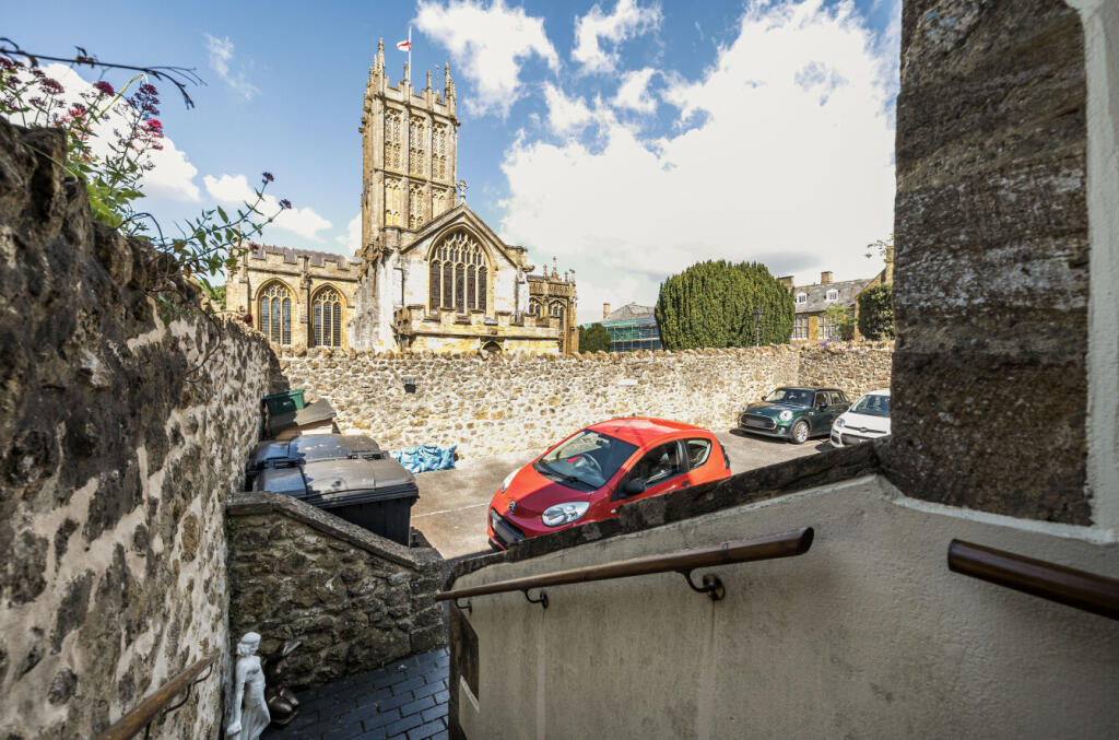 1297583-56-682f0a...