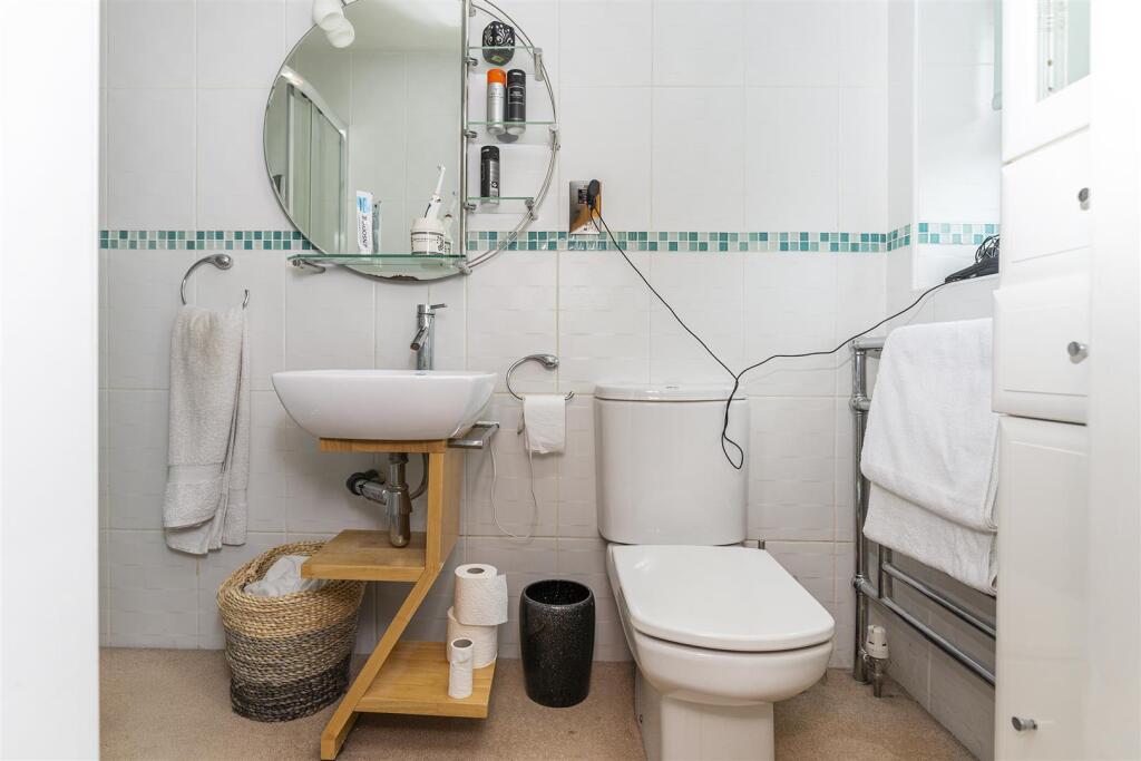 Bedroom Two En Suite