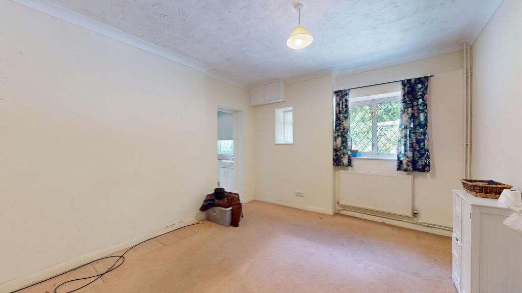 Hopewell, Chapel Woods, Charing, Ashford, Kent, TN27 0NP