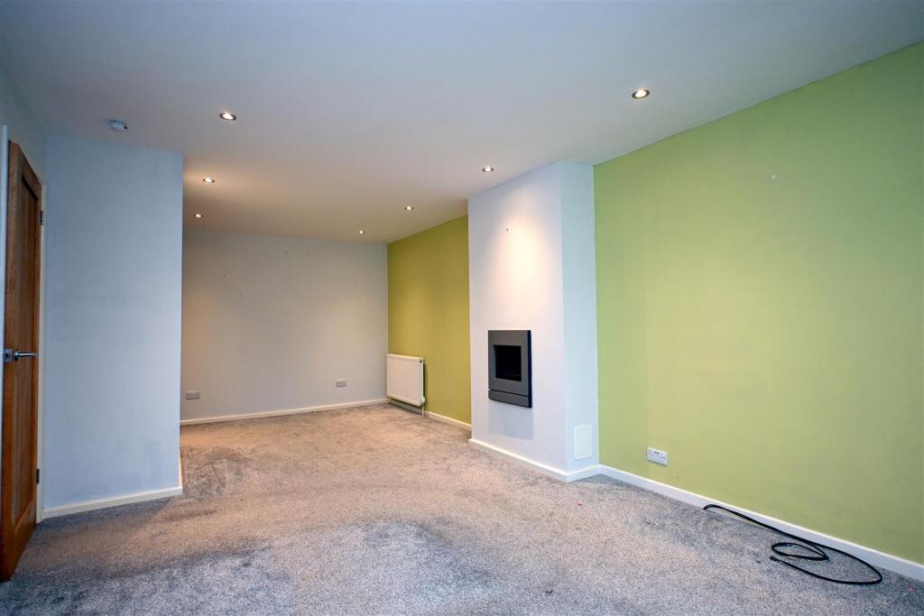 Sitting/Dining Room