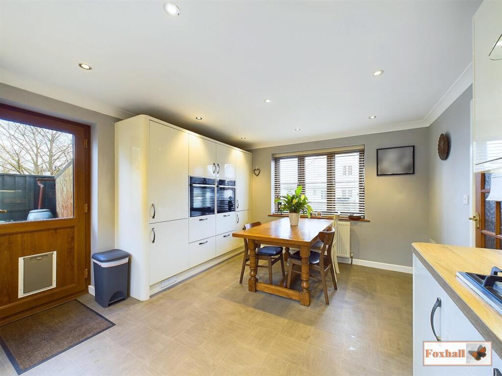 Kitchen / Breakfast Room