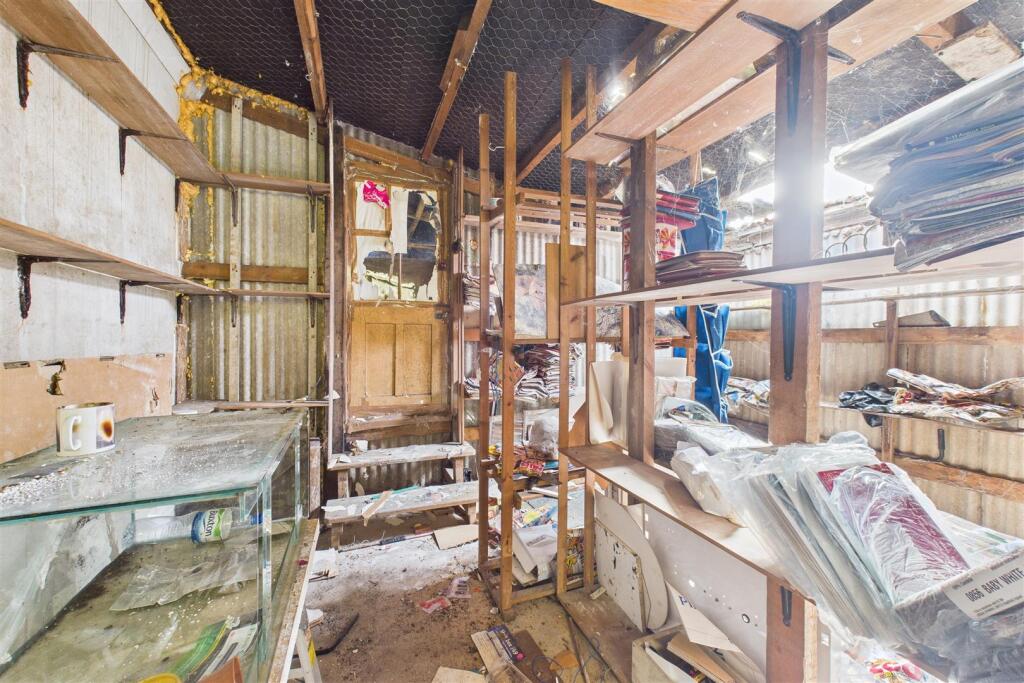 150, East Reach Taunton, Somerset, TA1 3HT | Holli