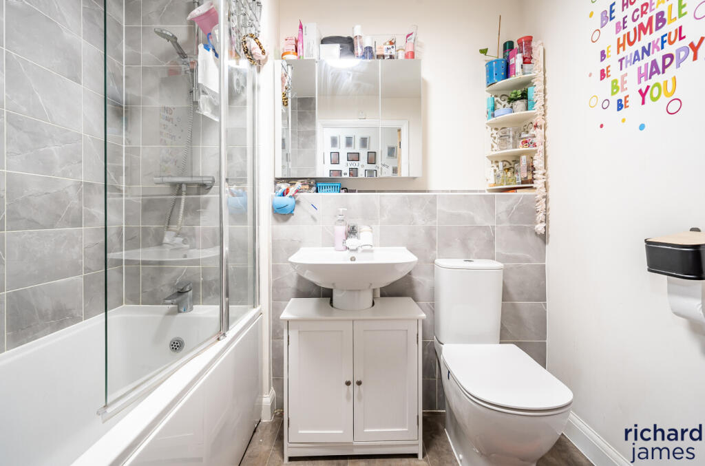 1cf70f6fb16a46b38386664d54c13a53