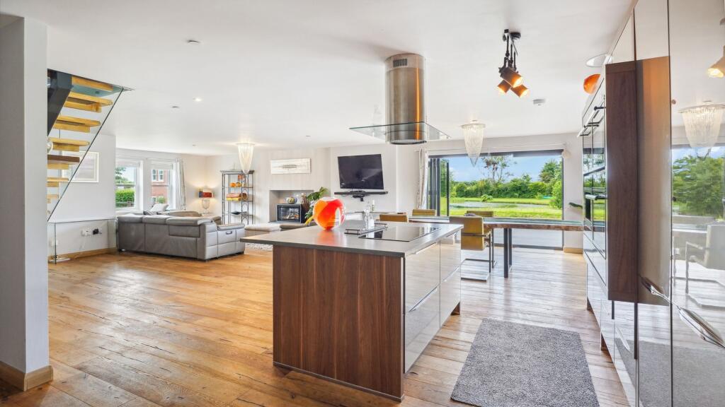 Open Plan Living/Kitchen/Dining Room
