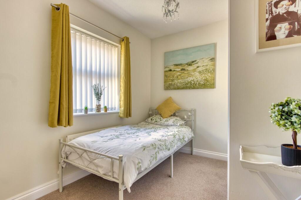 Ewemove Taunton - Venn Close (25)