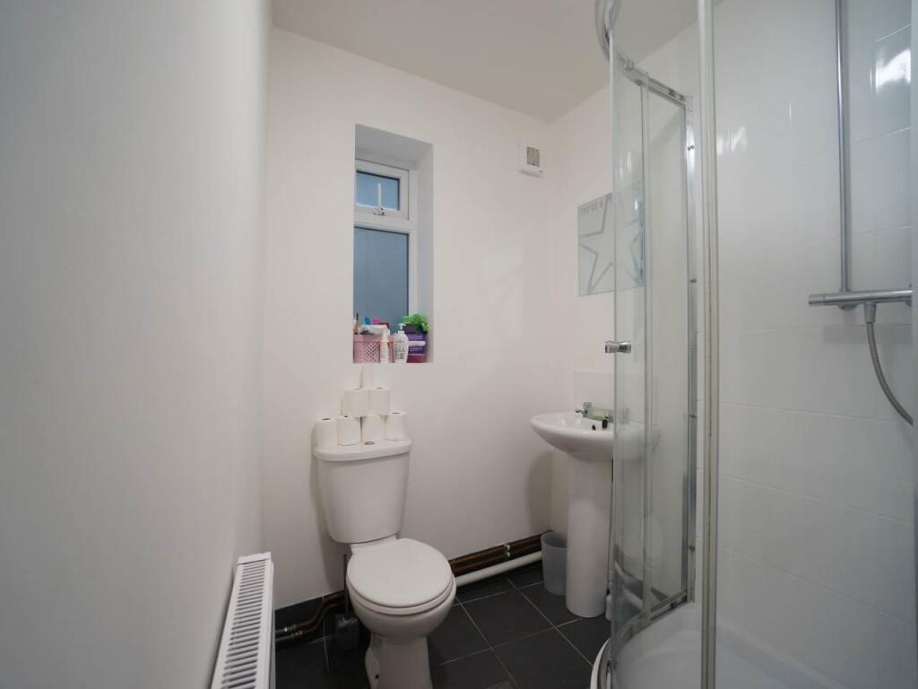 Bathroom.JPG