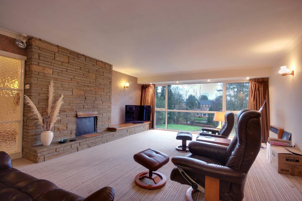 1 Lounge B