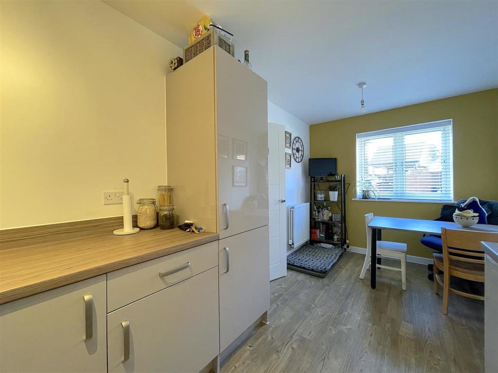 Kitchen:Dining Room (4).jpeg