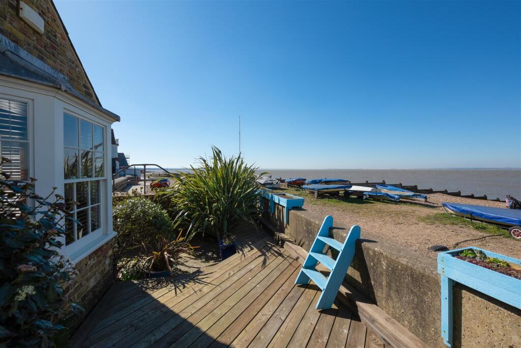 Sea Wall, Whitstable