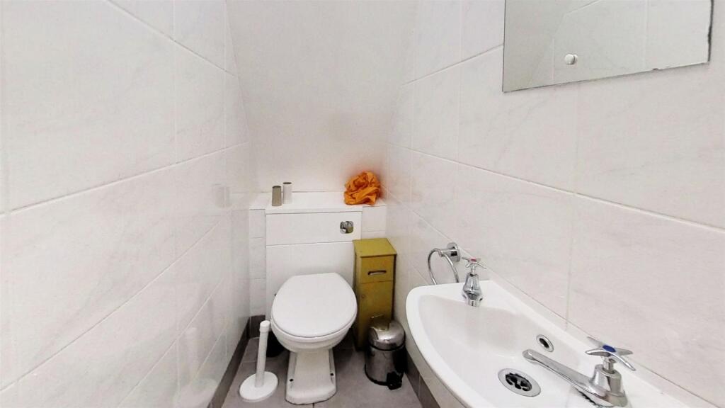 6-Harrow-Road-Bathro