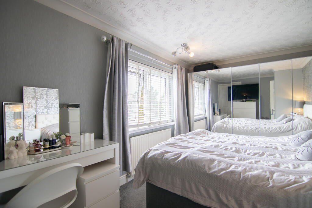 Master Bedroom (1)