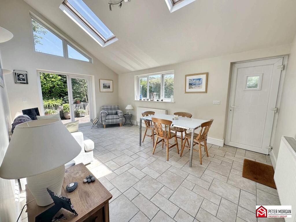 Dining Room/ Sun Room