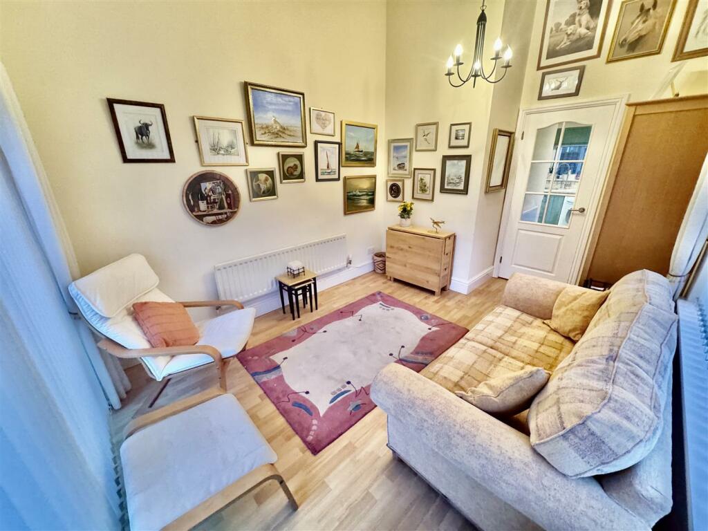 SITTING ROOM