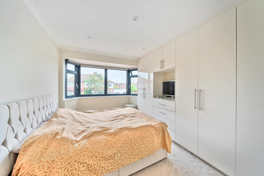 1295586-15-682611...