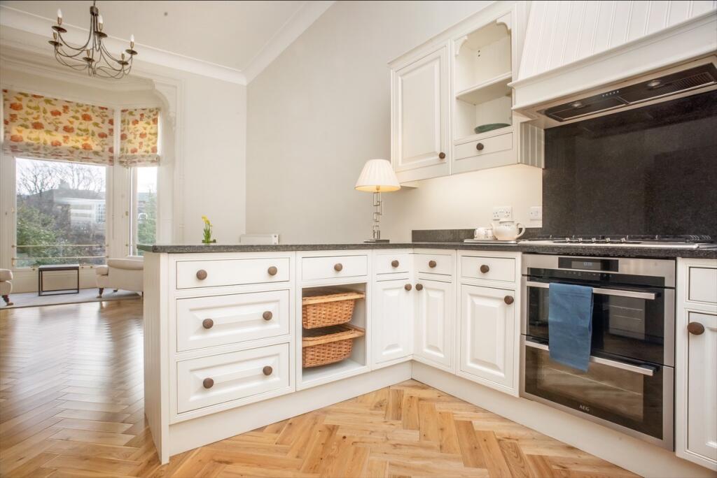 15.1 Grosvenor Crescent-08