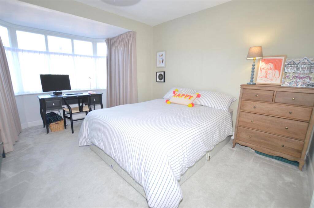 5 Millwood Road 2025 bed 2.JPG