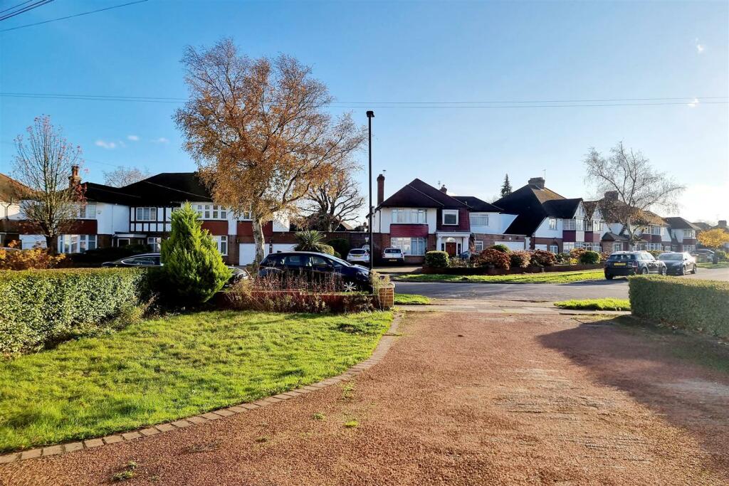 FRONT GARDEN &amp; OFF STREET PARKING: PIC. 2