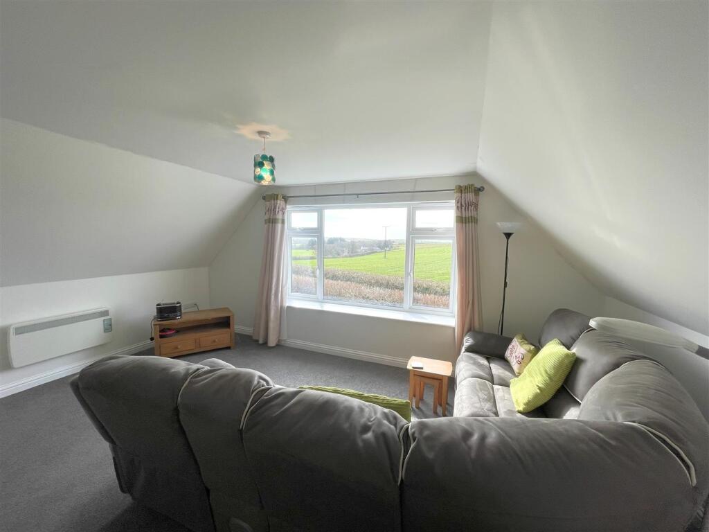 annexe sitting area.jpg