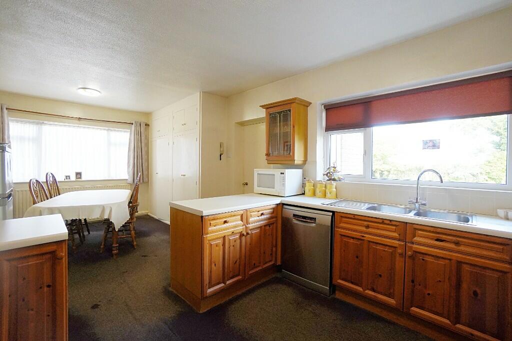 Kitchen dining rm
