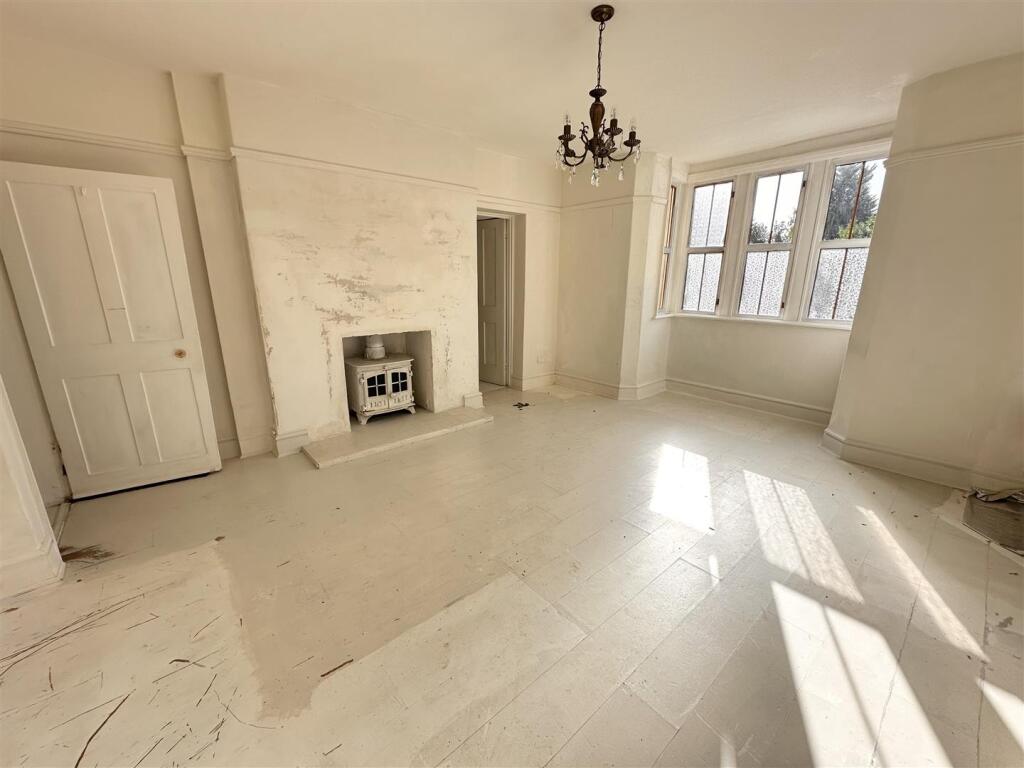 Living Room.jpg