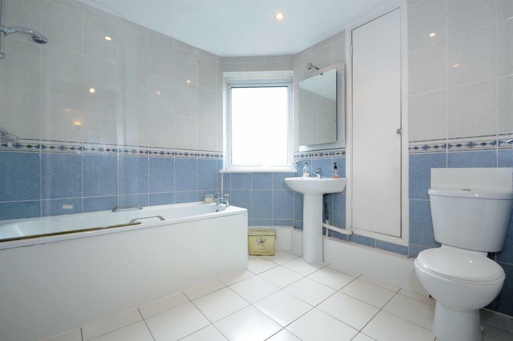 Bathroom.jpg