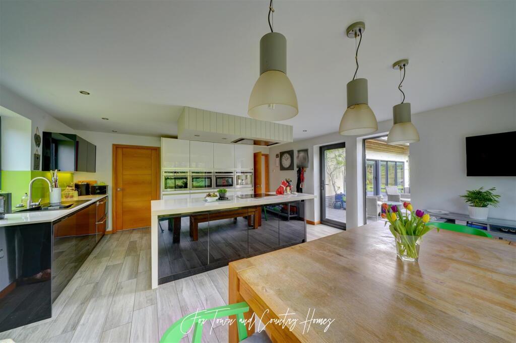 The Lake House (17).jpg