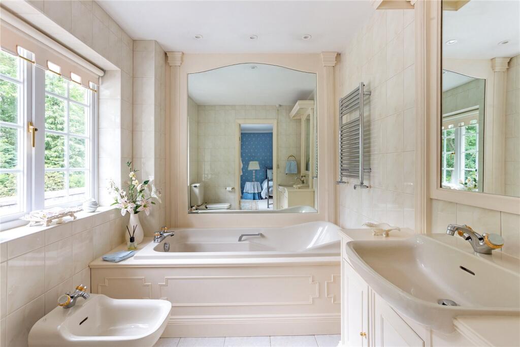 En Suite Bathroom