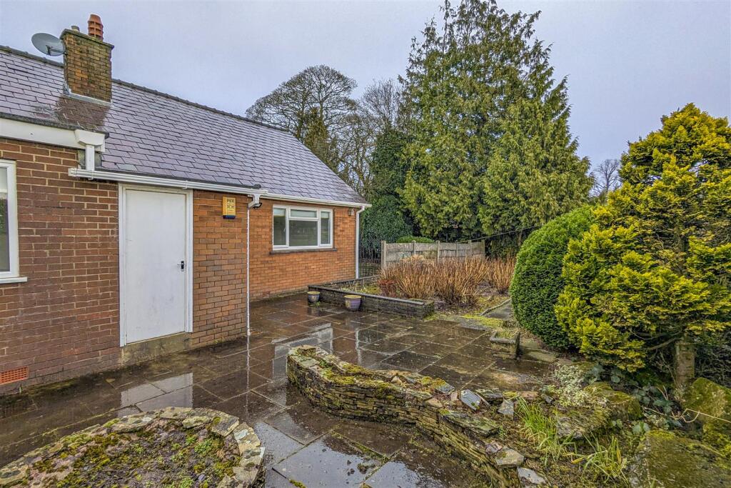 higherfields back lane standish -3.jpg