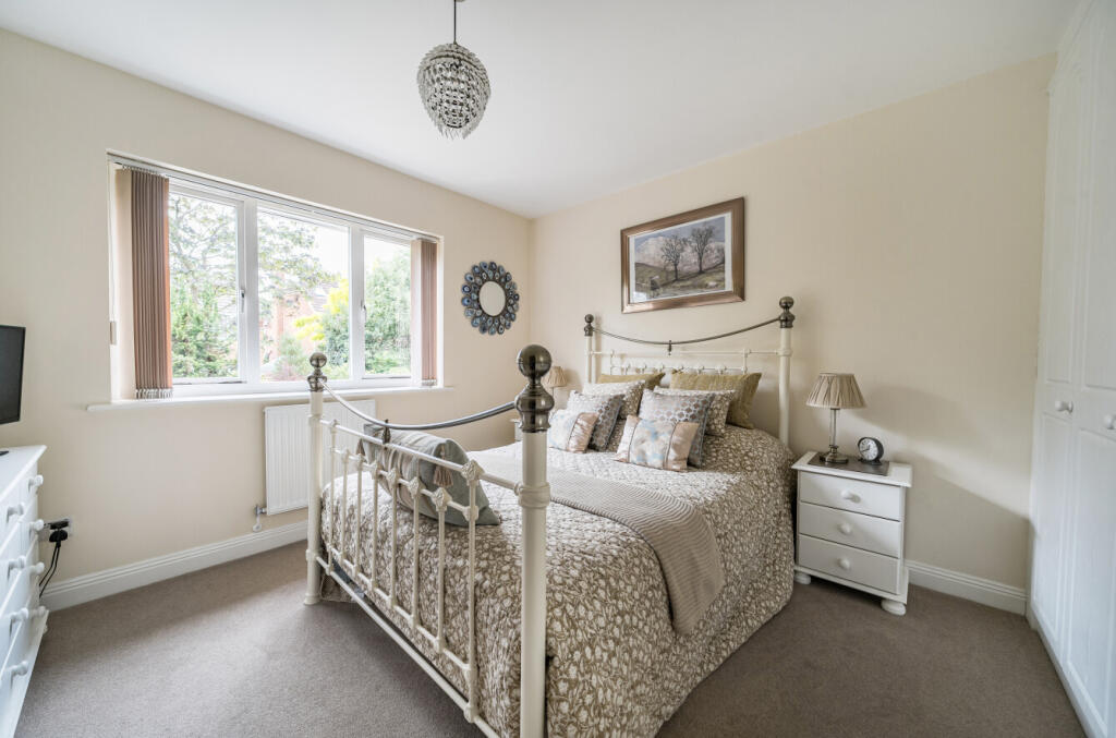 1304835-7-6848226...