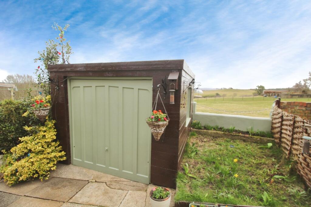 Garage/Outbuilding