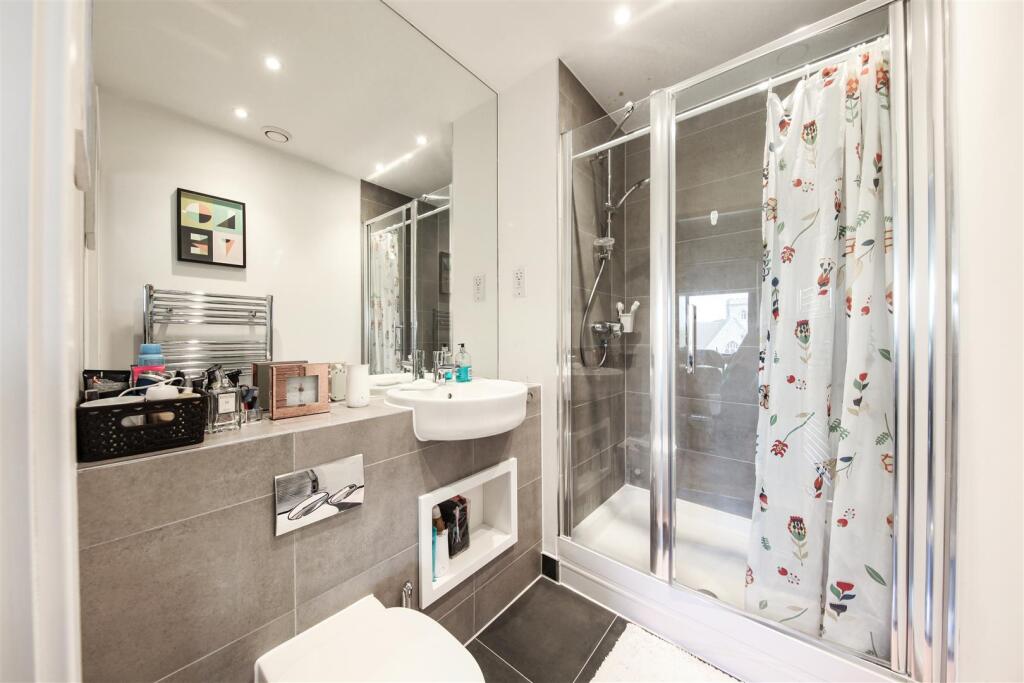 Flat 8, Canaletto Court - CGQF7Sx9sD8kF7BIqibj.jpg