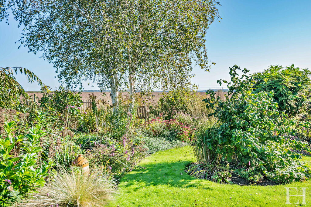 8623735-exteriorW...