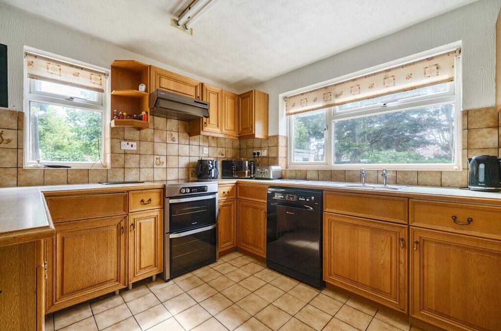 Kitchen breakfast room